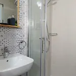 With Parking Apartman *