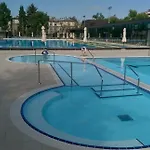 With Parking Apartman *