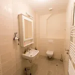 센트럴 아파트먼트 위드 파킹 류블랴나