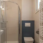 With Parking Apartman