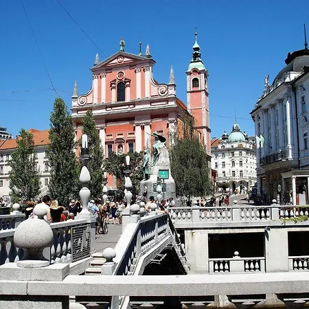 With Parking Apartment Ljubljana