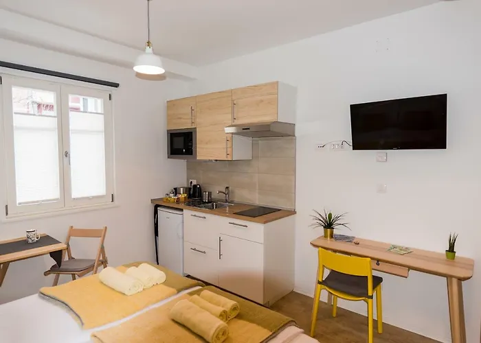 Apartment With Parking *