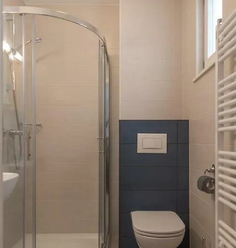 With Parking Apartma